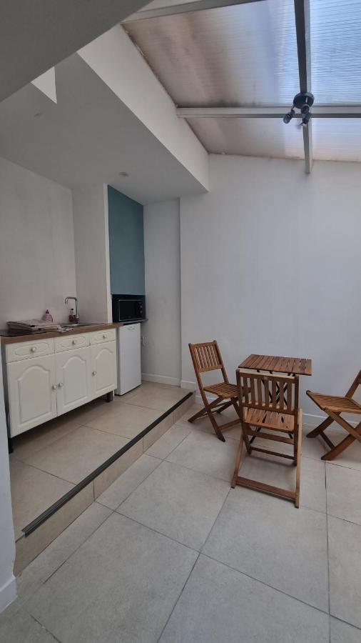 Appartement Calme Centre Ville A 80M Des Halles Нарбон Екстериор снимка